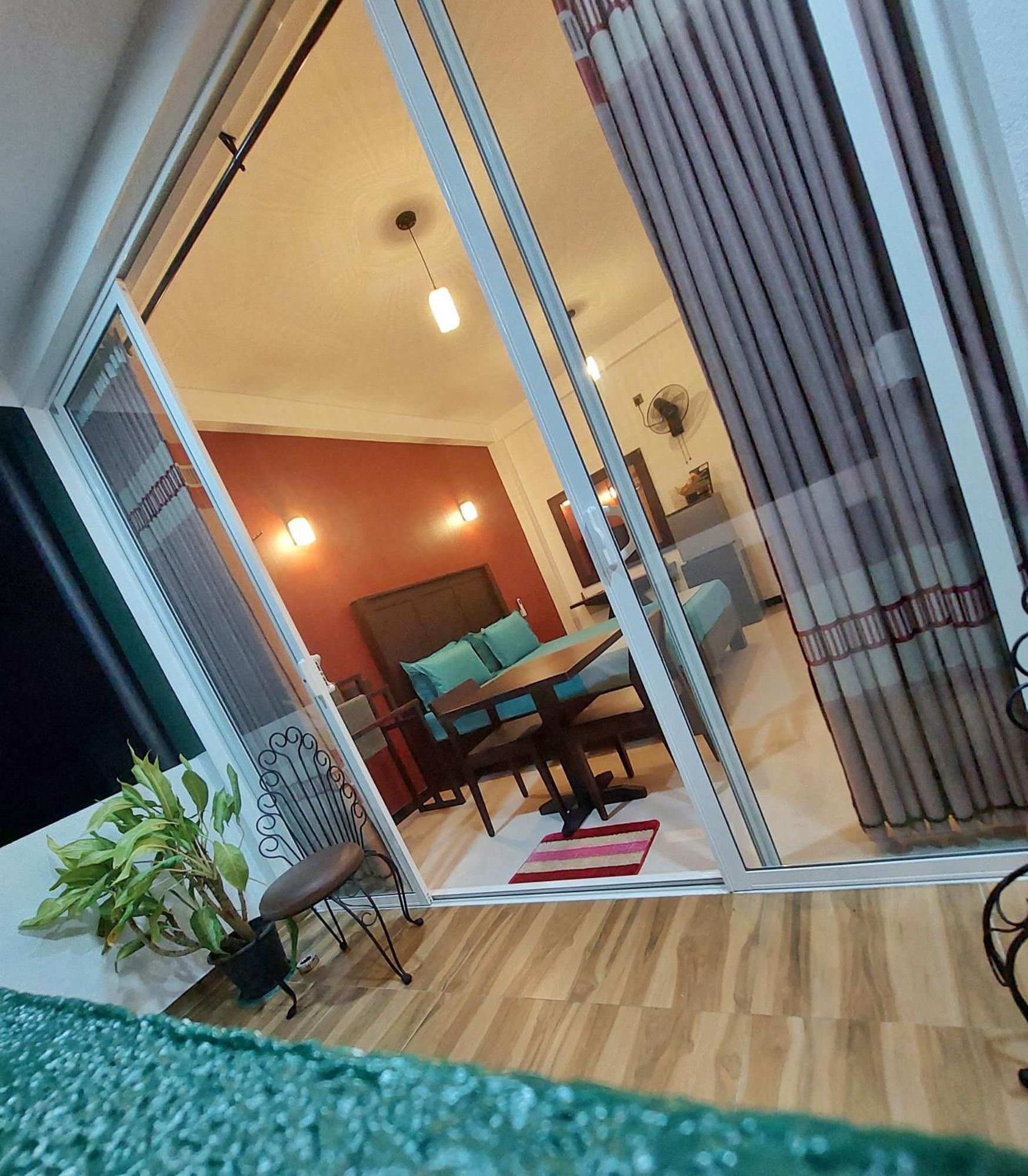 Chen Villa - Near Airport ネゴンボ エクステリア 写真